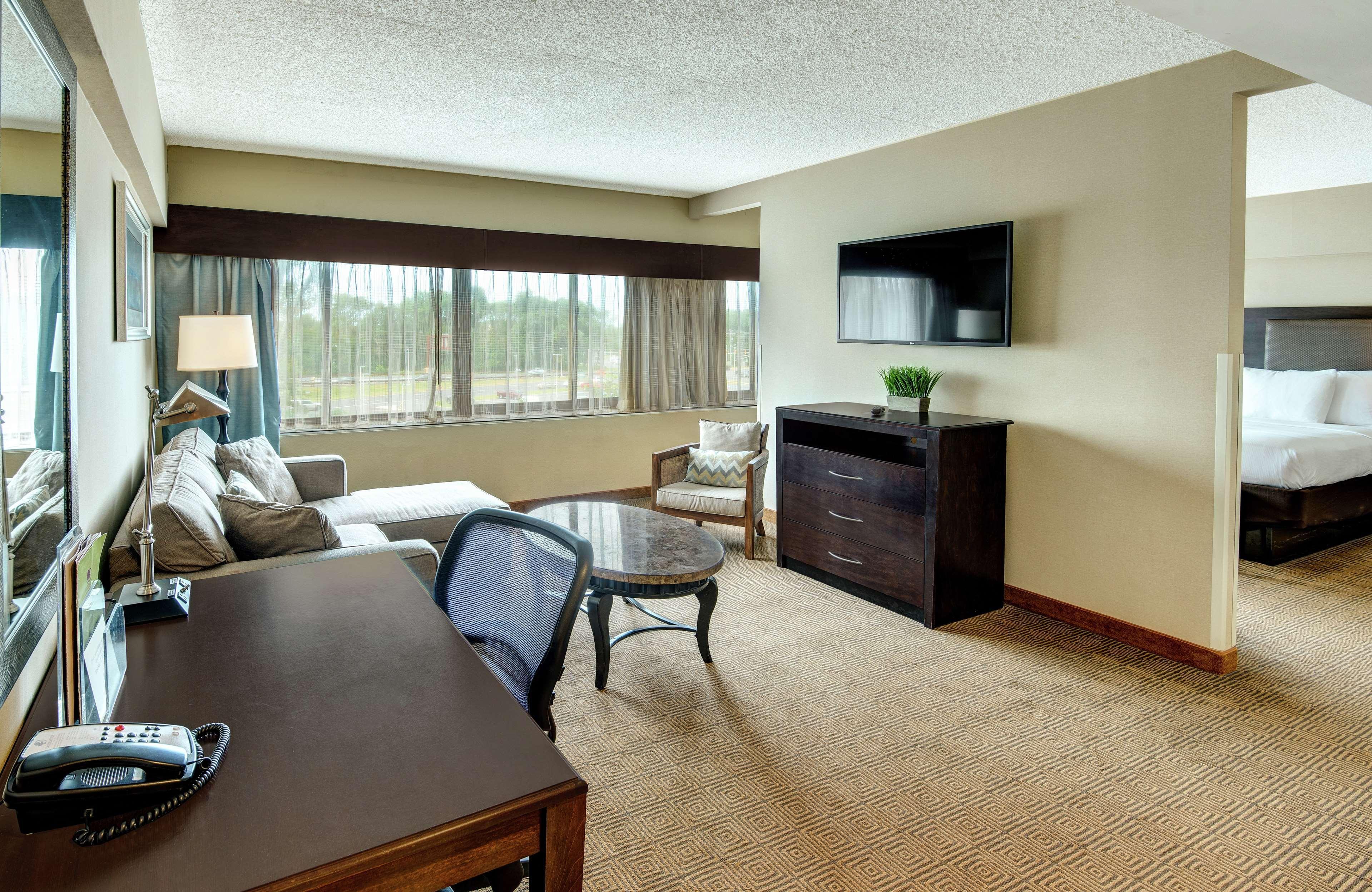 Doubletree By Hilton Tinton Falls-Eatontown Exterior photo