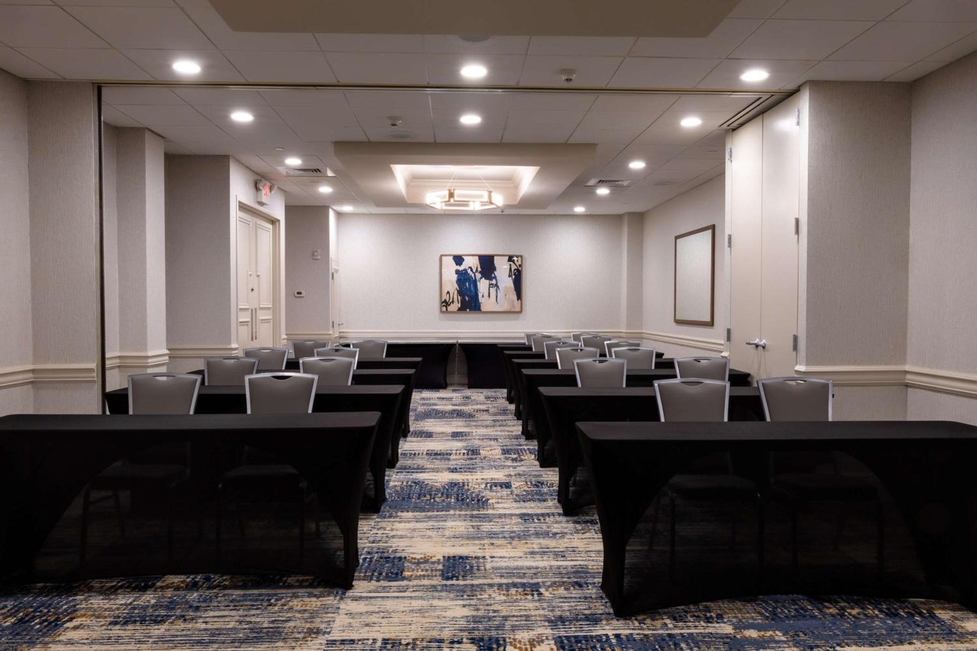Doubletree By Hilton Tinton Falls-Eatontown Exterior photo