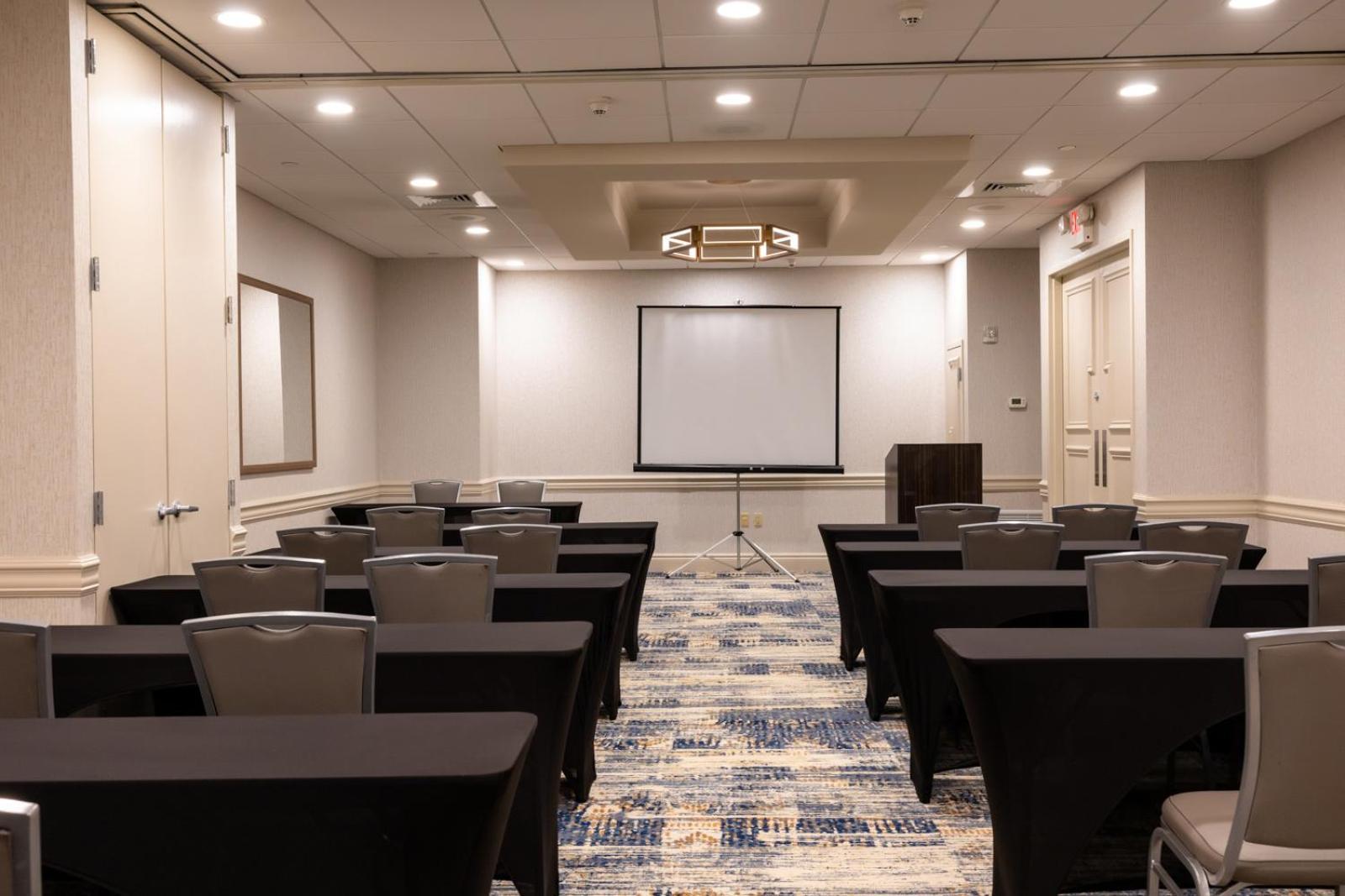 Doubletree By Hilton Tinton Falls-Eatontown Exterior photo